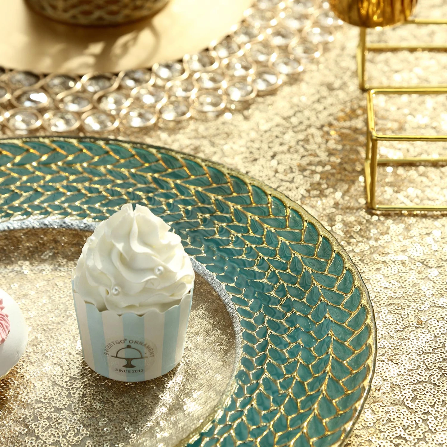 8 Pack Luxurious Braided Rim Glass Charger Plates, Clear Round Charger Plates 13" 18 8 Pack Luxurious Braided Rim Glass Charger Plates, Clear Round Charger Plates 13" - Image 18