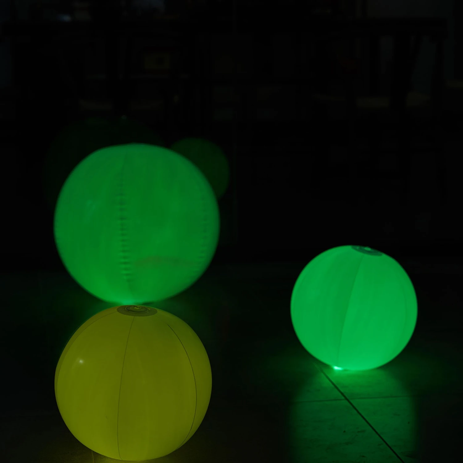 Floating Pool Light Up Glow Ball, Inflatable Outdoor Garden Lights With Remote - 13 RGB Colors And 3 Color Modes 5 Floating Pool Light Up Glow Ball, Inflatable Outdoor Garden Lights With Remote - 13 RGB Colors And 3 Color Modes - Image 5