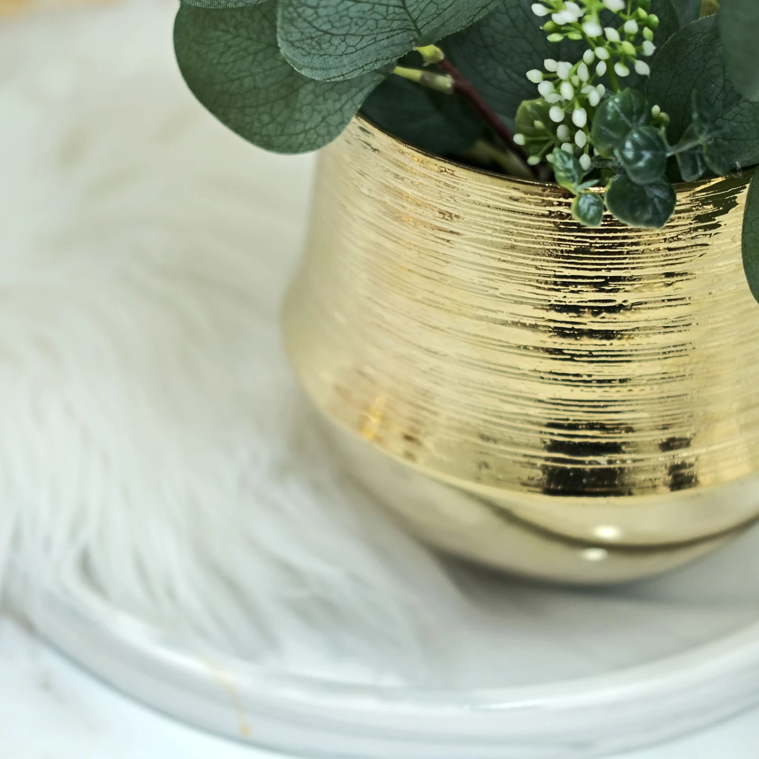 2 Pack Gold Textured Round Ceramic Flower Plant Pots, Cylindrical Bell Shaped Metallic Gold Brushed Planter Pot 6" 7 2 Pack Gold Textured Round Ceramic Flower Plant Pots, Cylindrical Bell Shaped Metallic Gold Brushed Planter Pot 6" - Image 7
