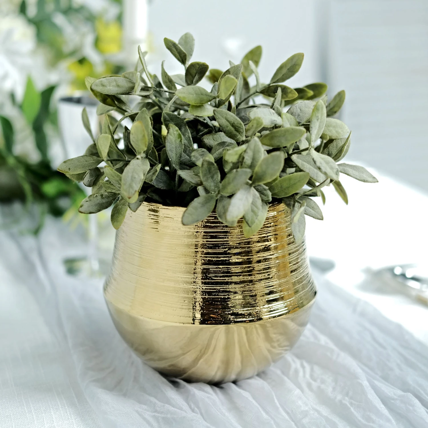 2 Pack Gold Textured Round Ceramic Flower Plant Pots, Cylindrical Bell Shaped Metallic Gold Brushed Planter Pot 6" 4 2 Pack Gold Textured Round Ceramic Flower Plant Pots, Cylindrical Bell Shaped Metallic Gold Brushed Planter Pot 6" - Image 4