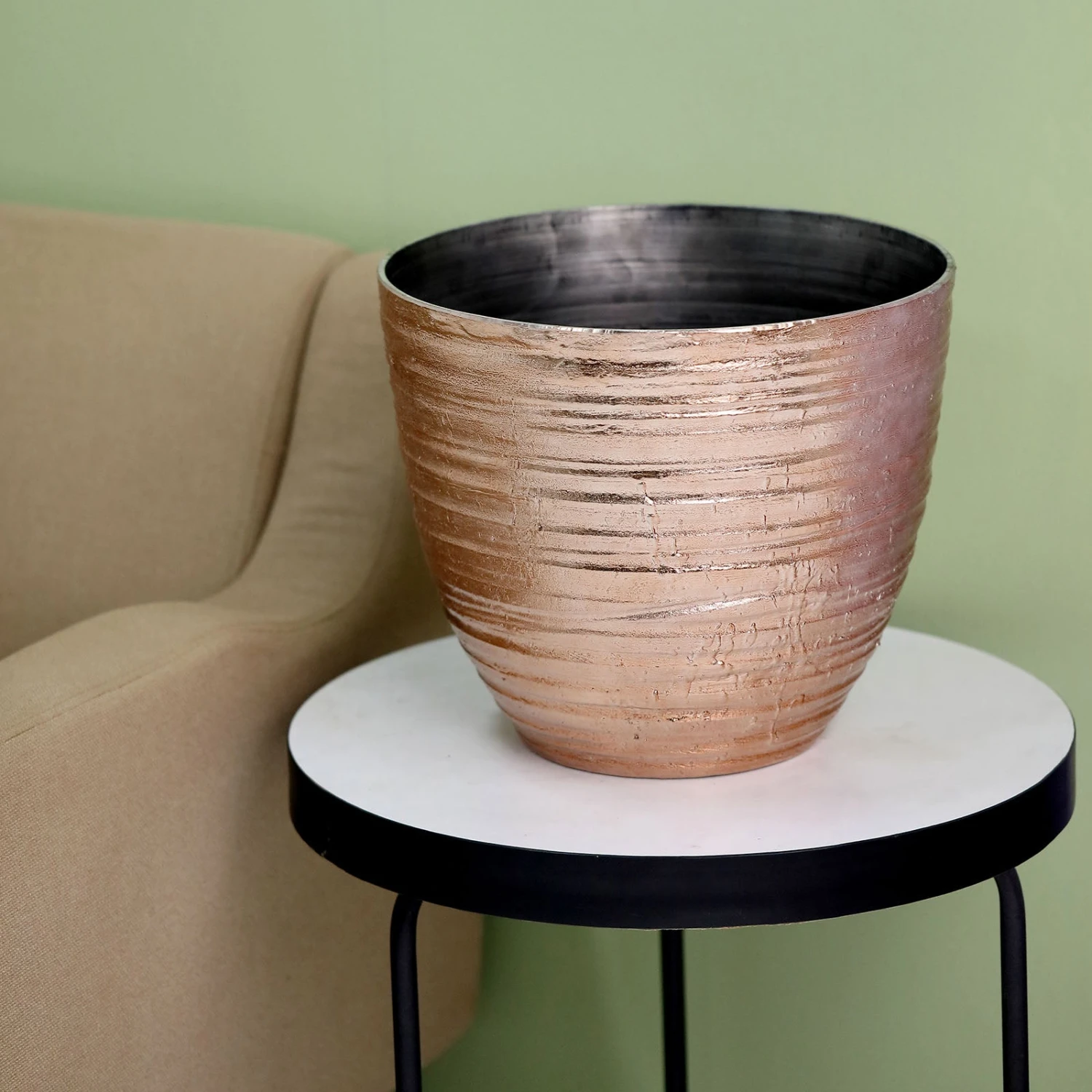 12" Metallic Textured Finish Large Indoor Flower Plant Pot, Decorative Indoor/Outdoor Planter 12 12" Metallic Textured Finish Large Indoor Flower Plant Pot, Decorative Indoor/Outdoor Planter - Image 12