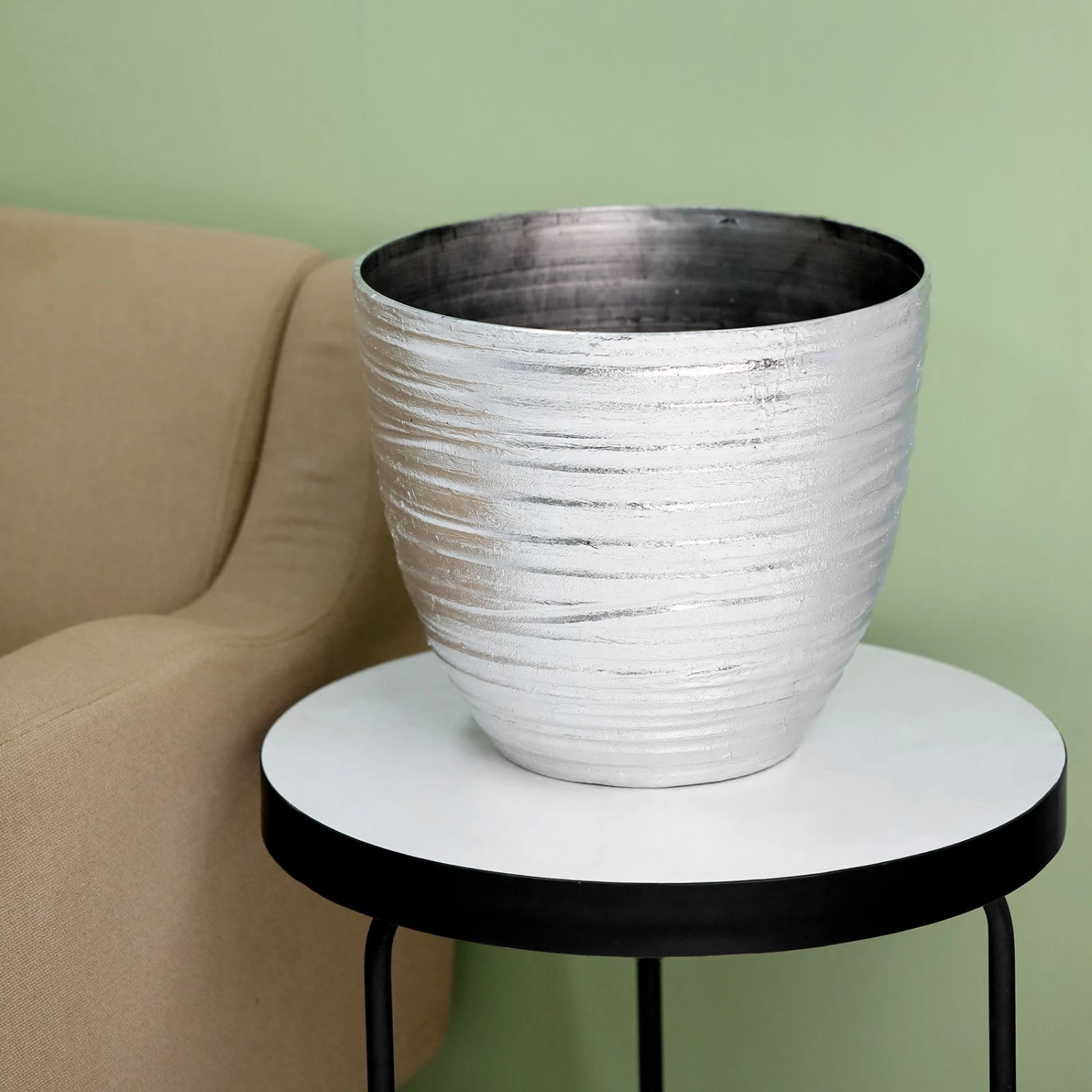 12" Metallic Textured Finish Large Indoor Flower Plant Pot, Decorative Indoor/Outdoor Planter 17 12" Metallic Textured Finish Large Indoor Flower Plant Pot, Decorative Indoor/Outdoor Planter - Image 17