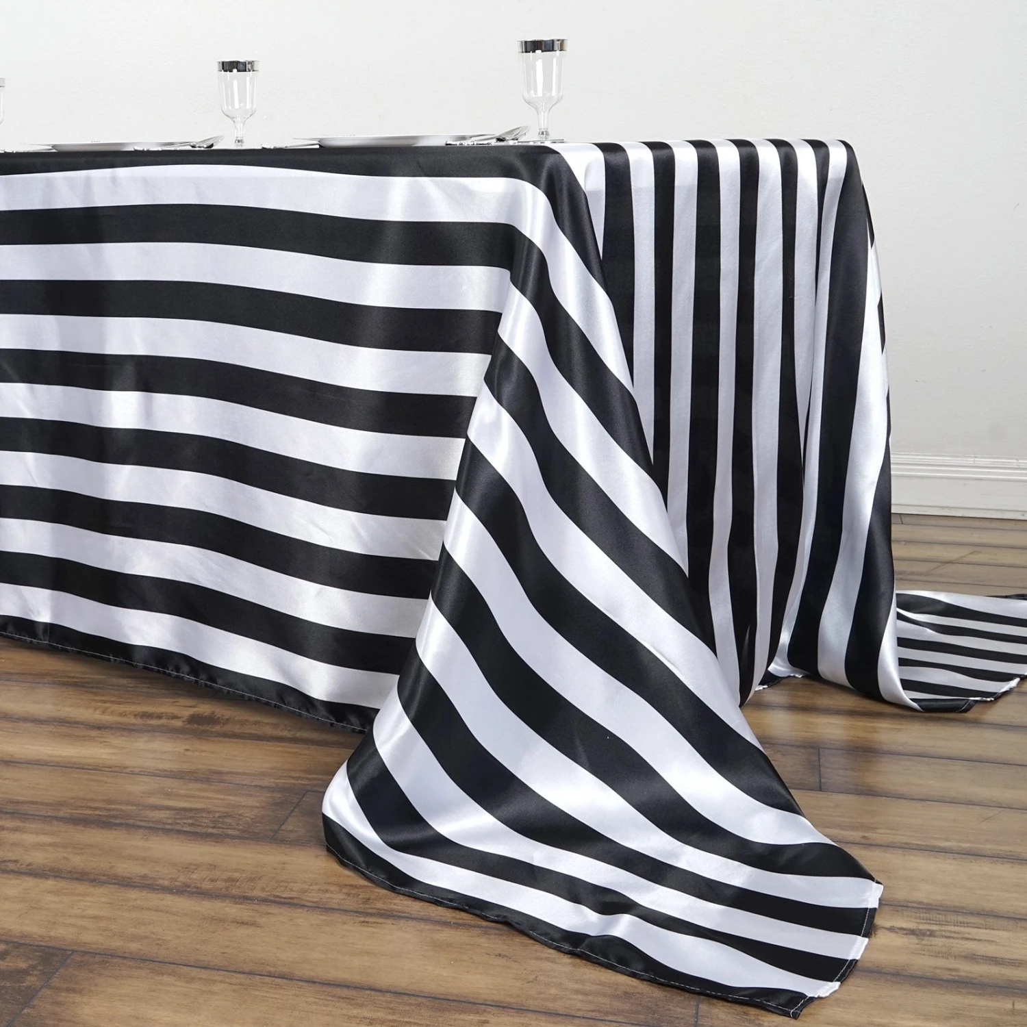 90" X 132" | Stripe Satin Rectangle Tablecloth | Seamless 8 90" X 132" | Stripe Satin Rectangle Tablecloth | Seamless - Image 8